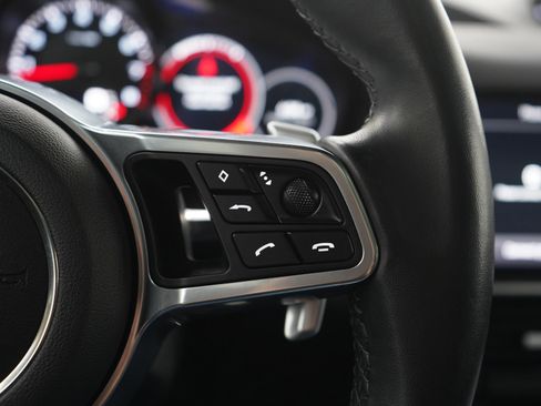 Used 2022 Porsche Cayenne AWD/4WD image 28