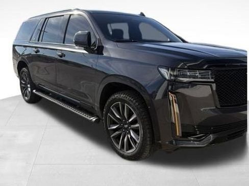 Used 2023 Cadillac Escalade ESV Sport AWD/4WD image 5