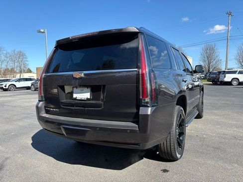 Used 2016 Cadillac Escalade Luxury image 5