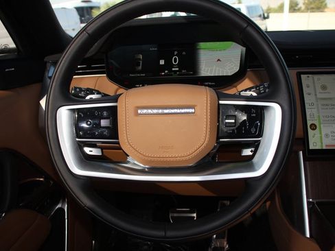 Used 2025 Land Rover Range Rover SE AWD/4WD image 14