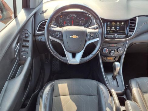 Used 2019 Chevrolet Trax LT w/ LT Convenience Package AWD/4WD image 13