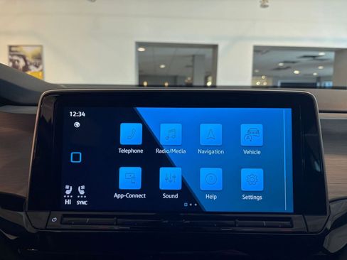 Used 2025 Volkswagen Atlas Cross Sport SE image 22