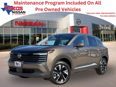 Used 2025 Nissan Kicks SV image 1