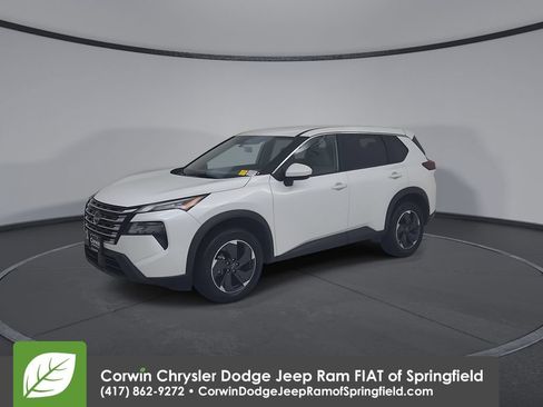 Used 2025 Nissan Rogue SV AWD/4WD image 7
