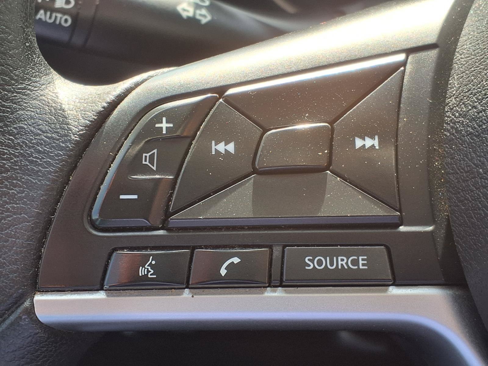 Used 2021 Nissan Kicks S FWD image 7