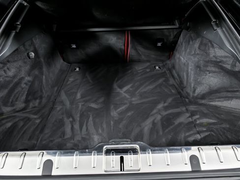 Used 2020 Porsche Panamera image 16