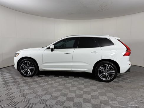 Used 2021 Volvo XC60 T5 Momentum w/ Premium Package AWD/4WD image 2