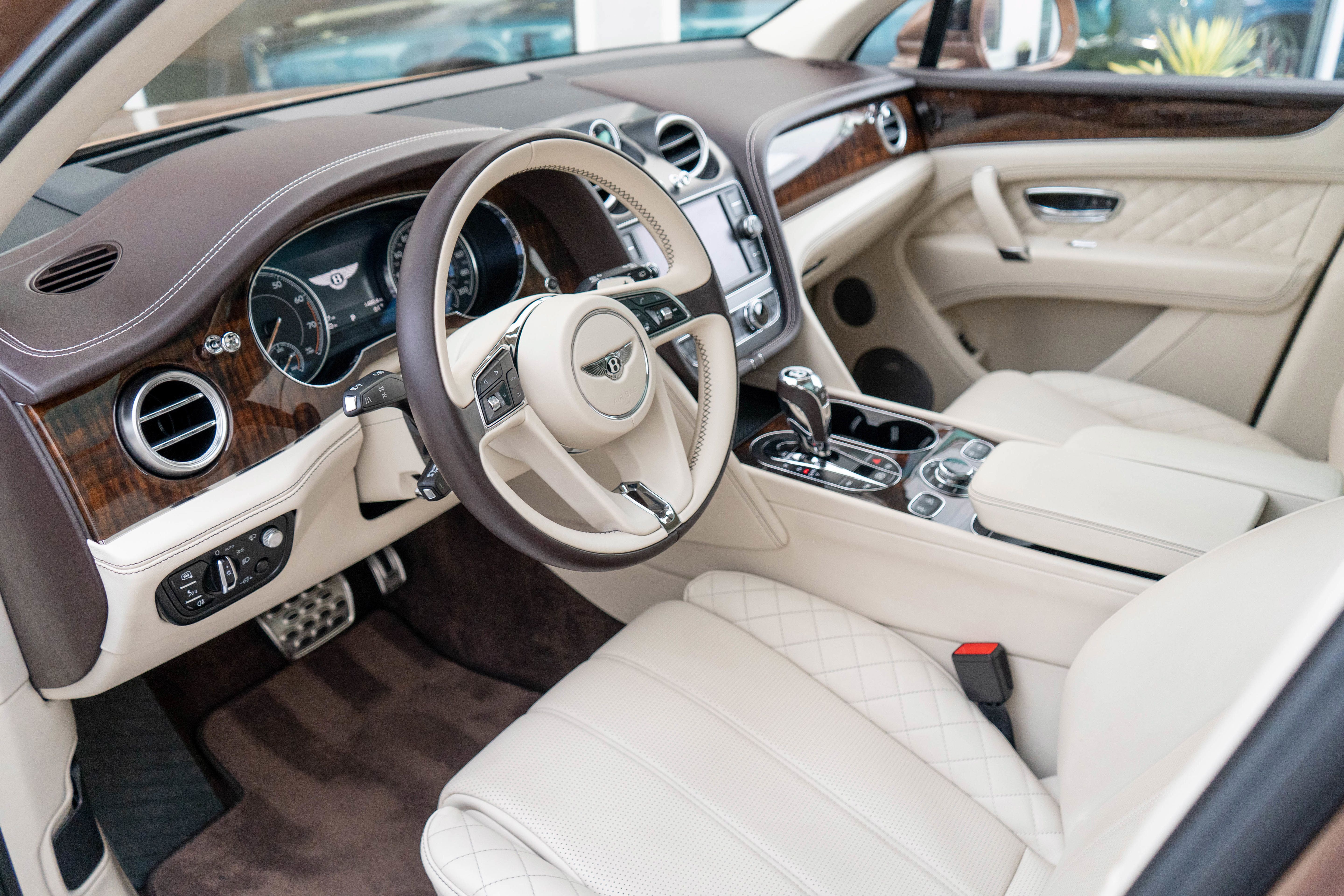 Used 2017 Bentley Bentayga AWD/4WD image 8