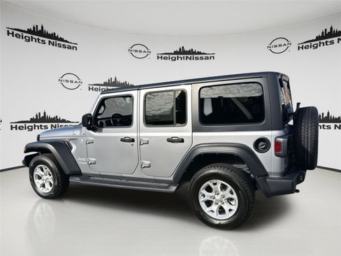 Used 2021 Jeep Wrangler Unlimited Islander image 3