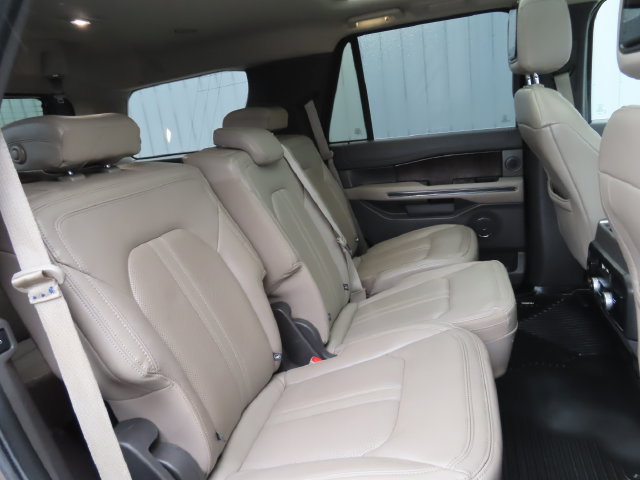 Used 2019 Ford Expedition Limited w/ Equipment Group 302A AWD/4WD image 32