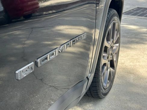 Certified 2021 Jeep Compass Latitude FWD image 33