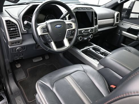 Used 2022 Ford F350 Platinum w/ FX4 Off-Road Package AWD/4WD image 22