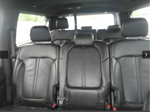 Used 2024 Jeep Wagoneer L Series II w/ Flexible Seating Group RWD image 5