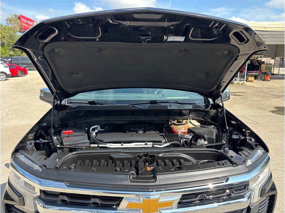 Used 2023 Chevrolet Silverado 1500 LT AWD/4WD image 41