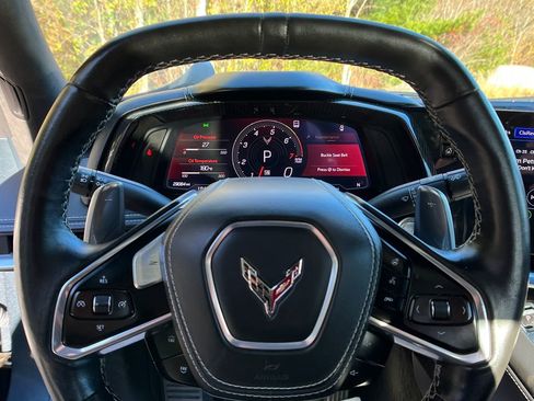 Used 2021 Chevrolet Corvette Stingray Premium Conv w/ Z51 Performance Package image 13