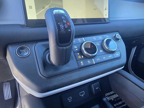 Used 2023 Land Rover Defender 130 X-Dynamic SE AWD/4WD image 24