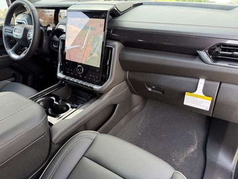 New 2026 GMC Yukon Elevation image 14