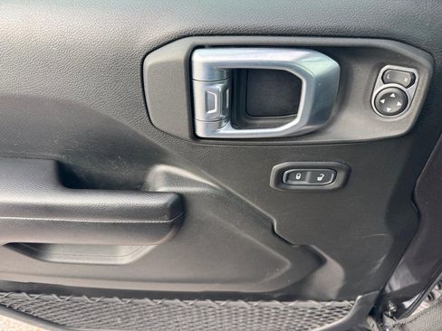 Used 2021 Jeep Wrangler Unlimited Sport image 19