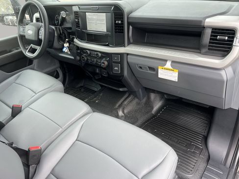 New 2026 Ford F250 XL w/ XL Chrome Package image 11