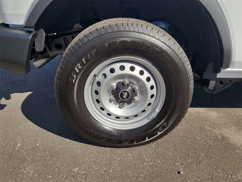 New 2025 Ford Bronco Base image 5