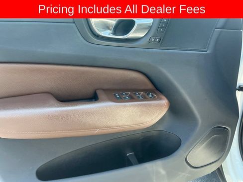 Used 2019 Volvo XC60 T5 Momentum w/ Premium Package FWD image 10