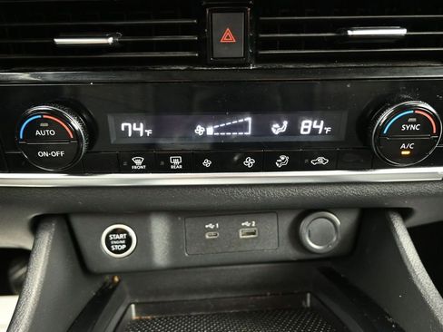 Used 2021 Nissan Rogue SV AWD/4WD image 18
