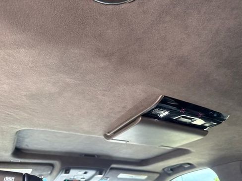 Used 2019 Cadillac Escalade ESV Platinum AWD/4WD image 16