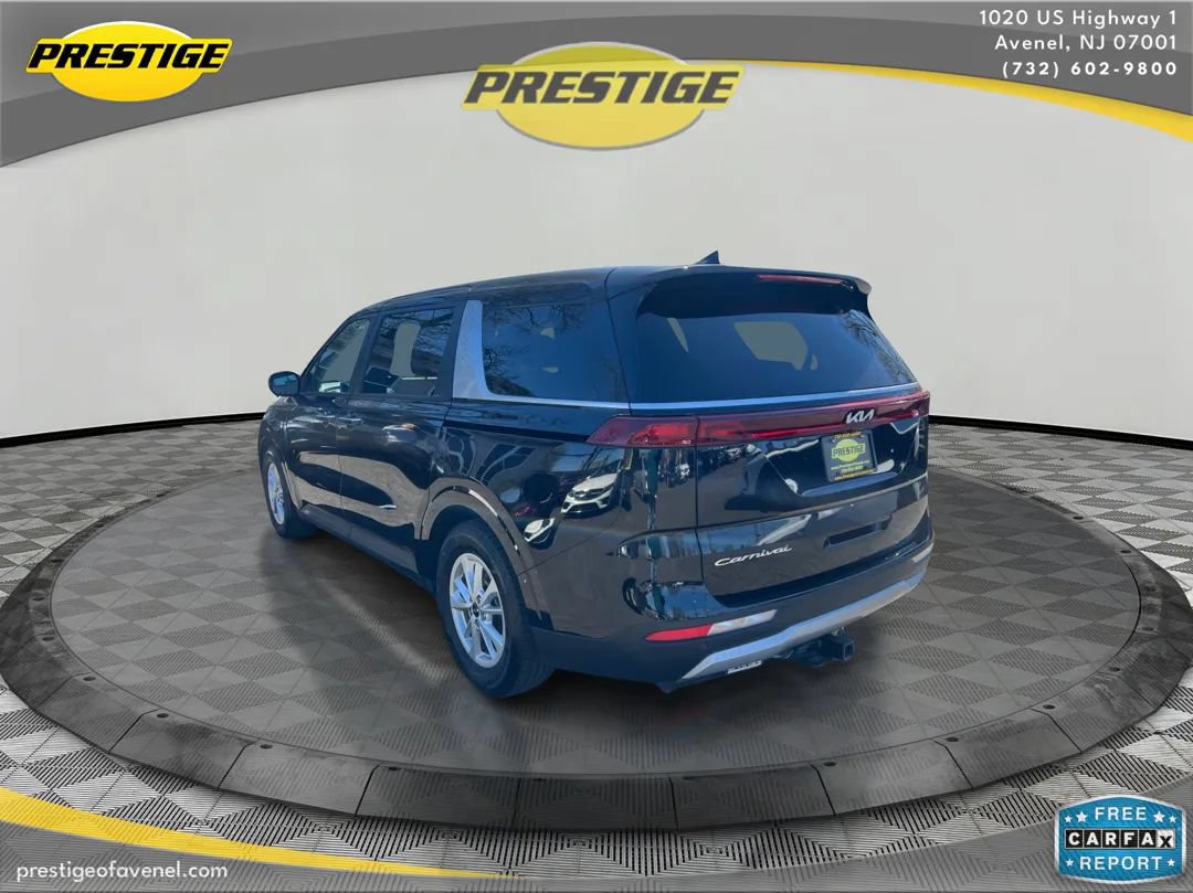 Used 2022 Kia Carnival LX FWD image 7