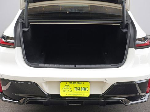 Used 2023 BMW 740i w/ Parking Assistance Package RWD image 10