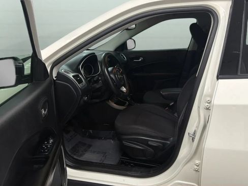 Used 2018 Jeep Compass Sport w/ Tech Group FWD image 21