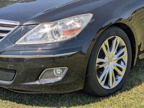 Used 2011 Hyundai Genesis 3.8 w/ Technology Pkg 4 image 9