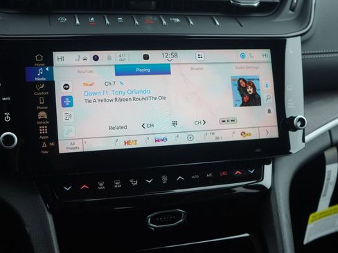 New 2026 Jeep Grand Cherokee Altitude image 21