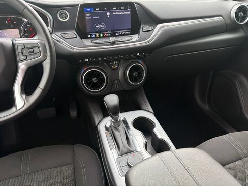 Used 2022 Chevrolet Blazer LT FWD image 15