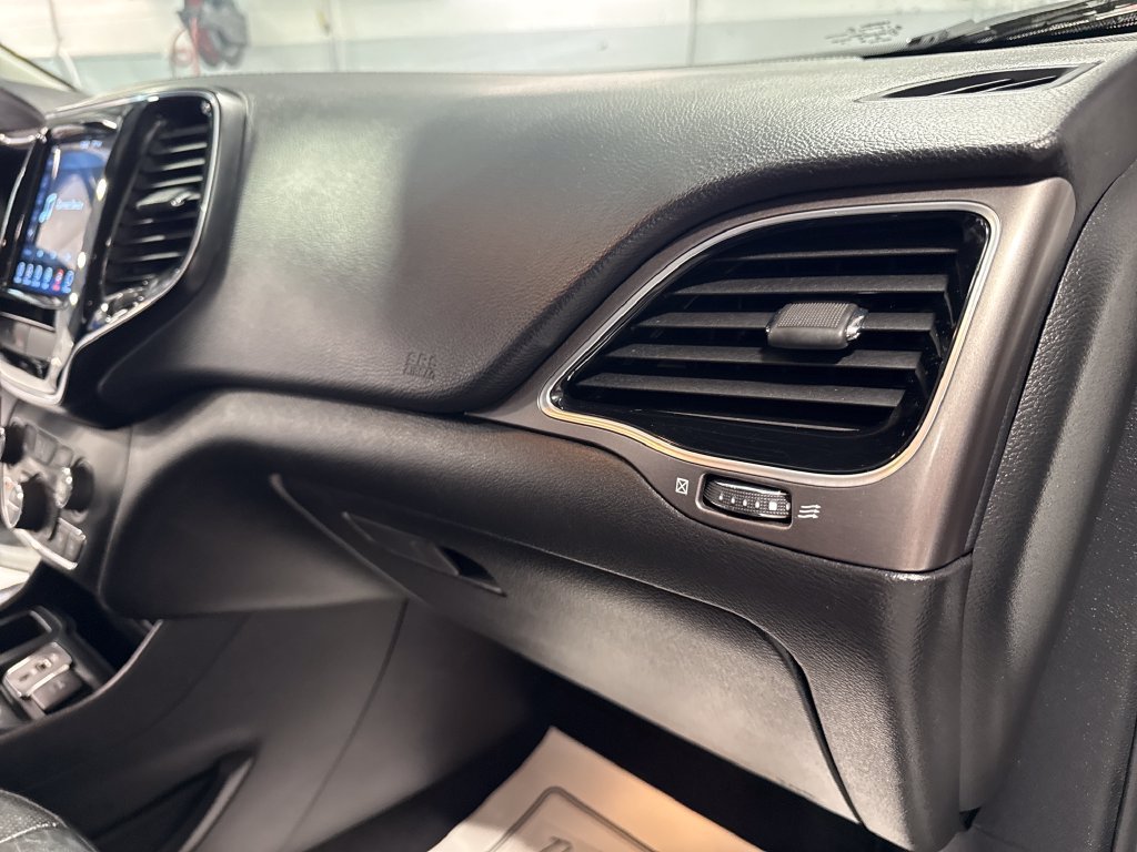 Used 2020 Jeep Cherokee Limited FWD image 33