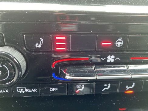 Used 2024 Jeep Grand Cherokee Altitude image 26