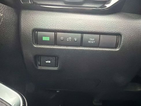 Used 2024 Nissan Sentra SR FWD image 31
