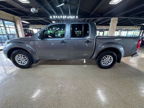 Used 2018 Nissan Frontier SV RWD image 4