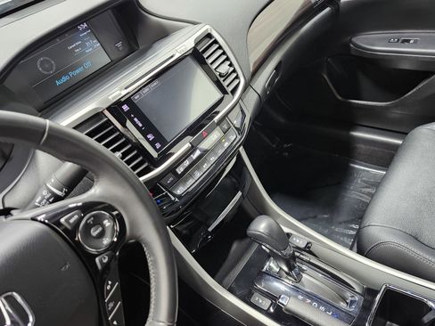 Used 2017 Honda Accord EX-L image 29