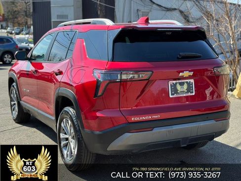 Used 2025 Chevrolet Equinox LT w/ Convenience Package II image 5