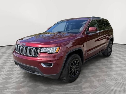 Used 2021 Jeep Grand Cherokee Laredo X AWD/4WD image 3