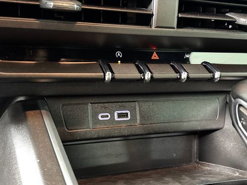 Used 2024 Chevrolet Colorado LT w/ LT Convenience Package image 19