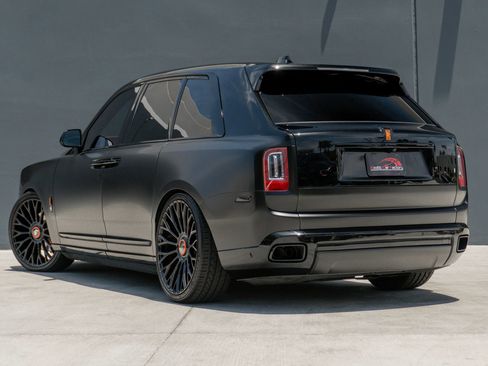 Used 2021 Rolls-Royce Cullinan AWD/4WD image 9