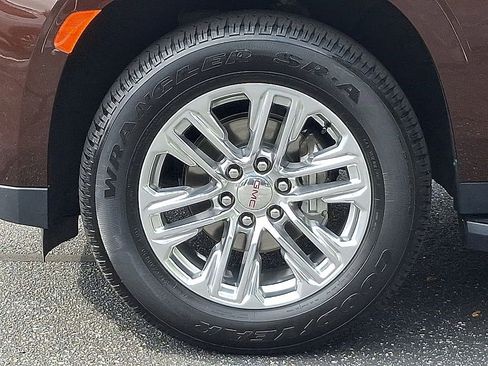 Used 2023 GMC Yukon SLT image 8