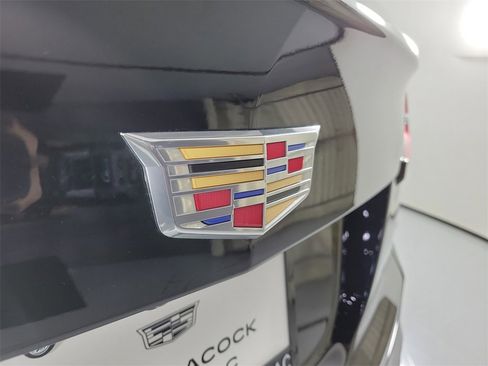 Certified 2025 Cadillac XT4 Premium Luxury image 6