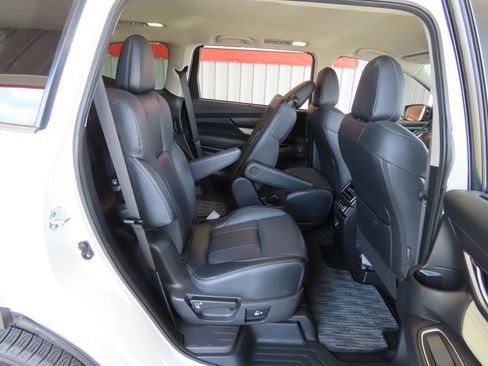 Used 2022 Subaru Ascent Limited AWD/4WD image 30