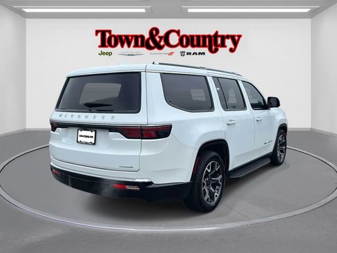 Used 2023 Jeep Wagoneer Series III w/ Convenience Group I image 5