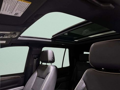 Used 2021 Chevrolet Tahoe Premier w/ Premium Package image 25