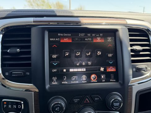 Used 2014 RAM 1500 Laramie RWD image 33