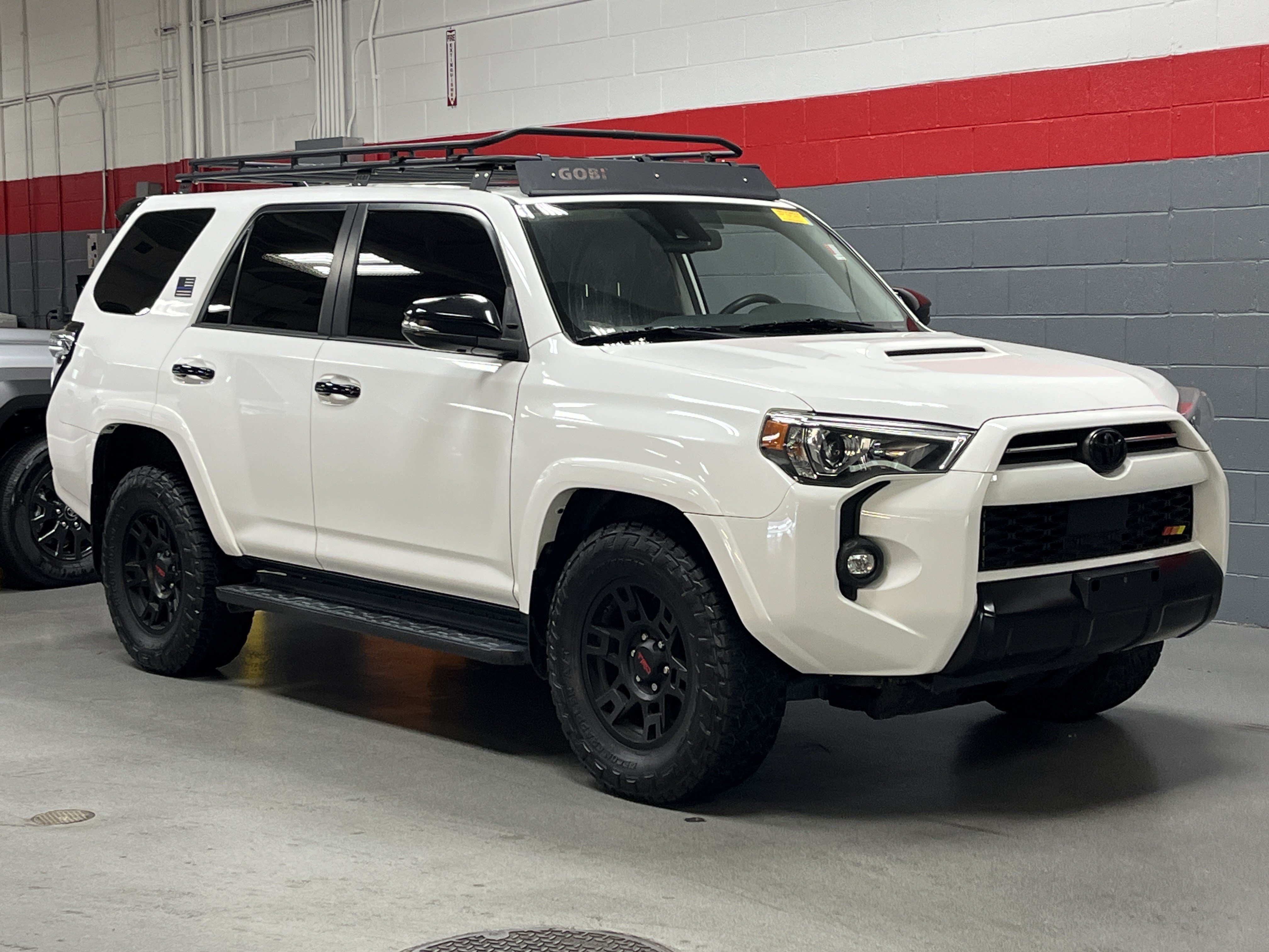 Used 2021 Toyota 4Runner Venture w/ Moonroof Package AWD/4WD image 2