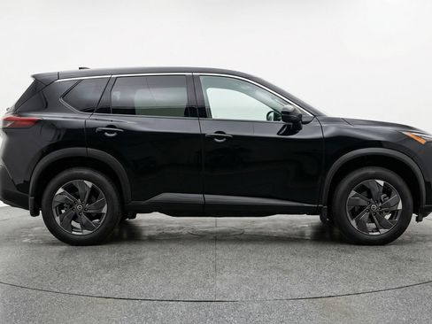 Used 2025 Nissan Rogue SV FWD image 11